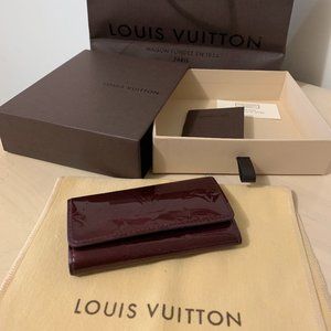 Louis Vuitton Vernis 4-Keys Holder, Purple, with J.T initial